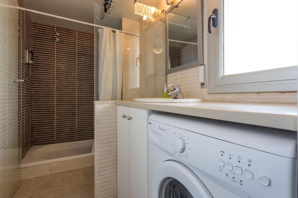 Piso De 2 Habitaciones, 3 Piscinas Y Cerca Del Mar Roses Eksteriør bilde
