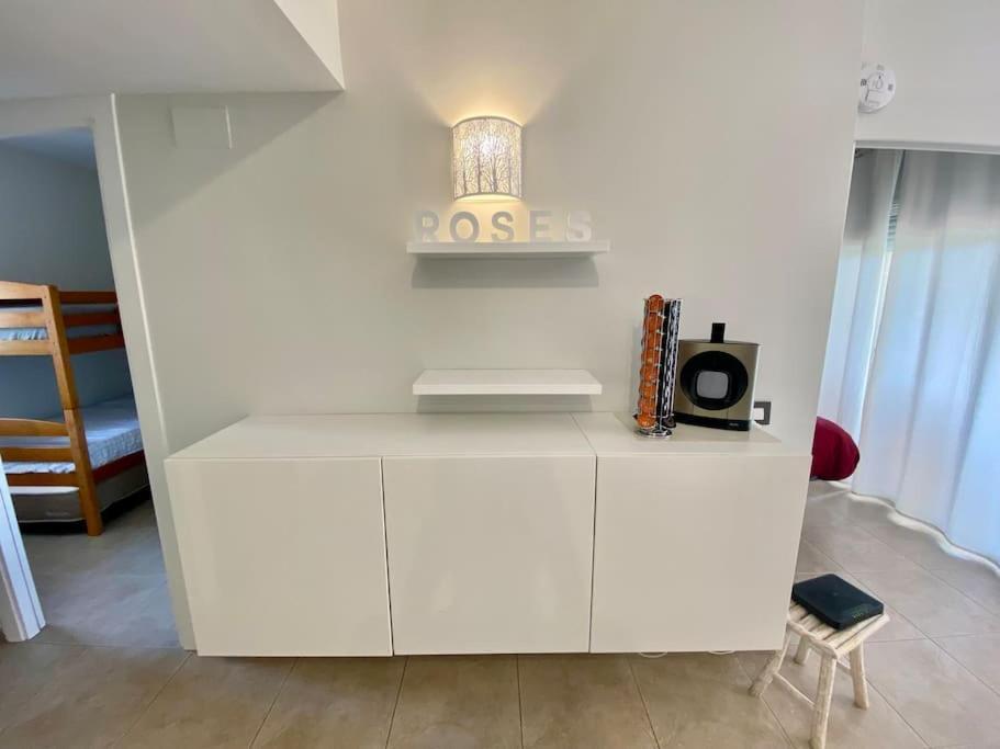 Piso De 2 Habitaciones, 3 Piscinas Y Cerca Del Mar Roses Eksteriør bilde