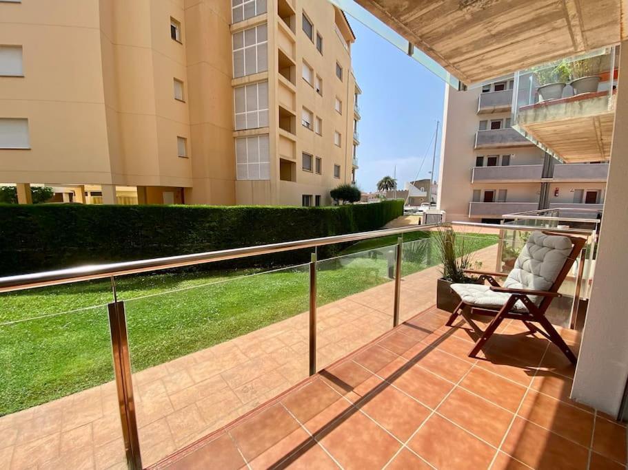 Piso De 2 Habitaciones, 3 Piscinas Y Cerca Del Mar Roses Eksteriør bilde
