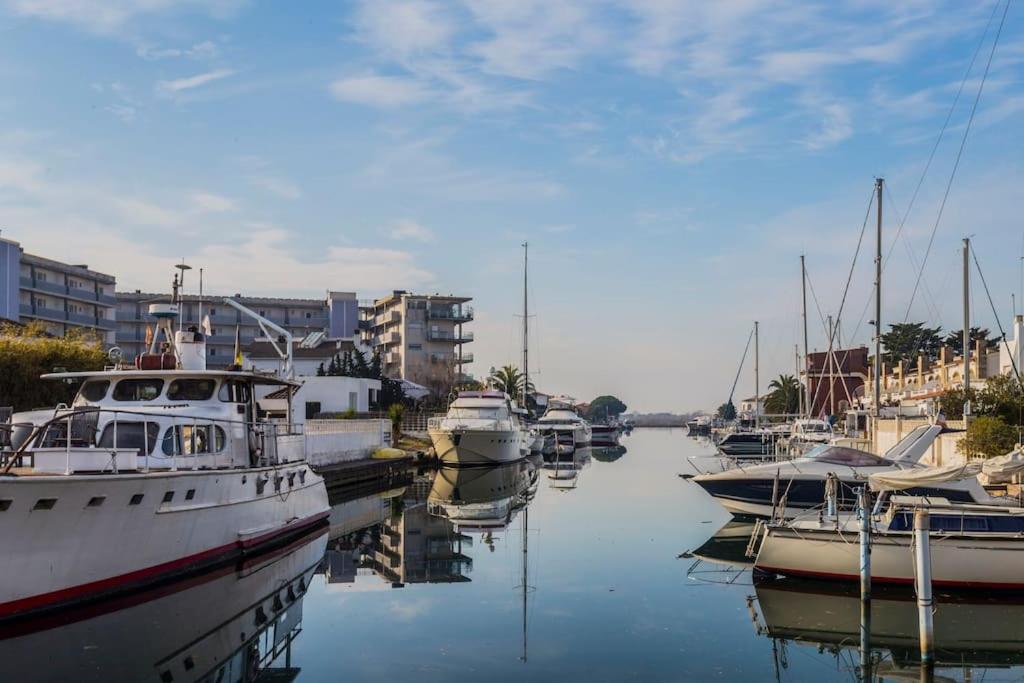 Piso De 2 Habitaciones, 3 Piscinas Y Cerca Del Mar Roses Eksteriør bilde